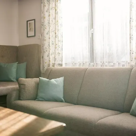 Hébergement de vacances M-house Ganzes Haus Fuer 8 Personen *